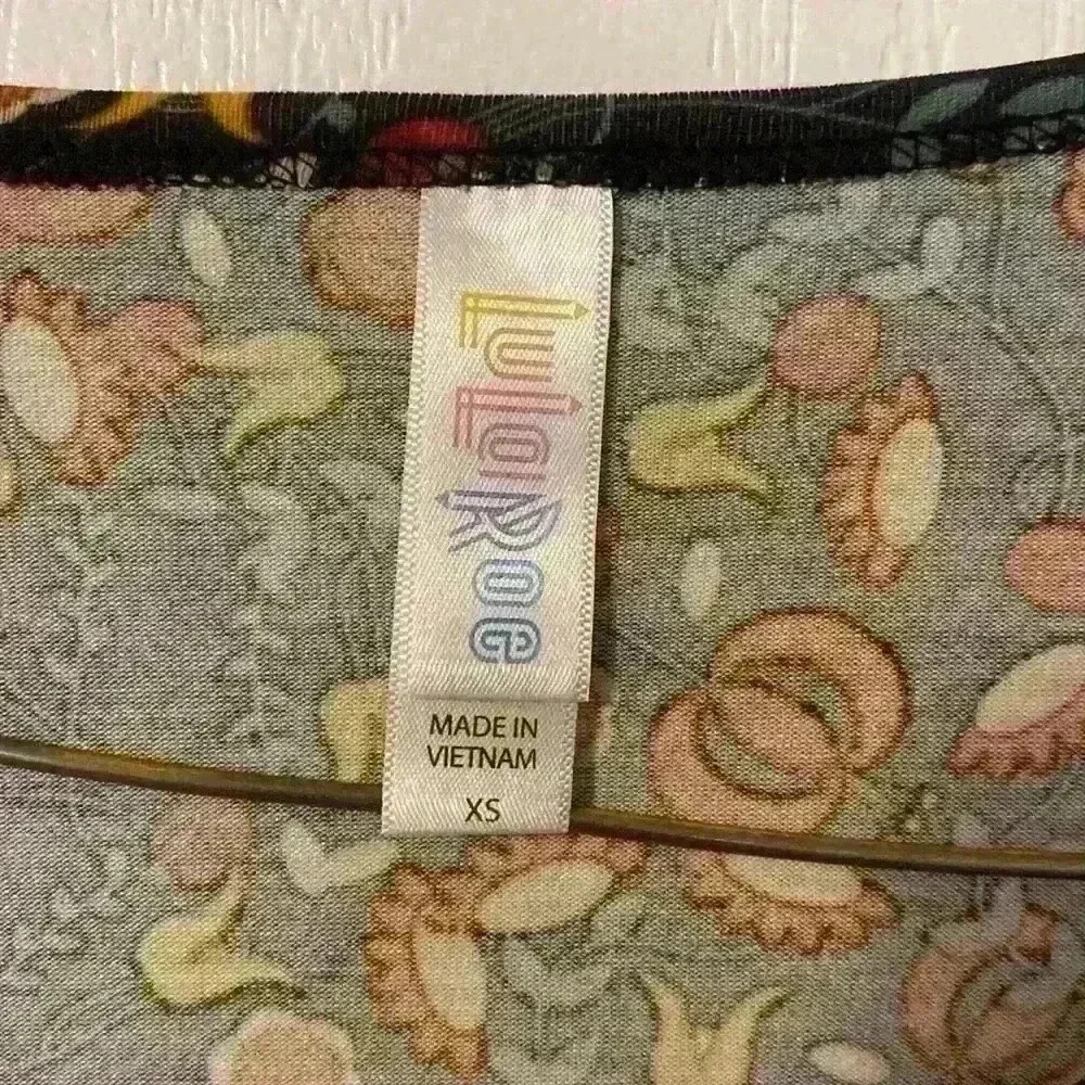 💚 3/$15 New LuLaRoe XS Classic T-Shirt - Picture 5 of 7